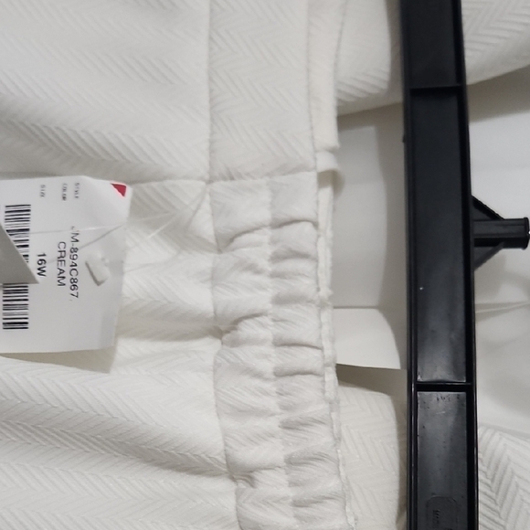 Chic White Women's Blazer - Picture 12 of 15